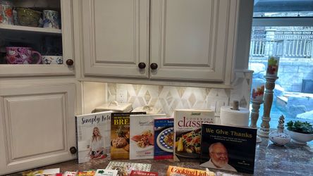 Mixed Cookbook Lot – 11+ books