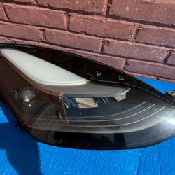 2020 2021 2023 Tesla Model 3 Headlight RH 