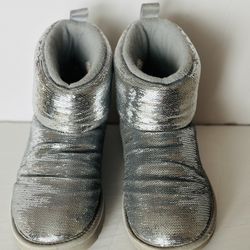 UGG, WOMEN’S  SILVER SEQUINS  ANKLE BOOTS SIZE 6
