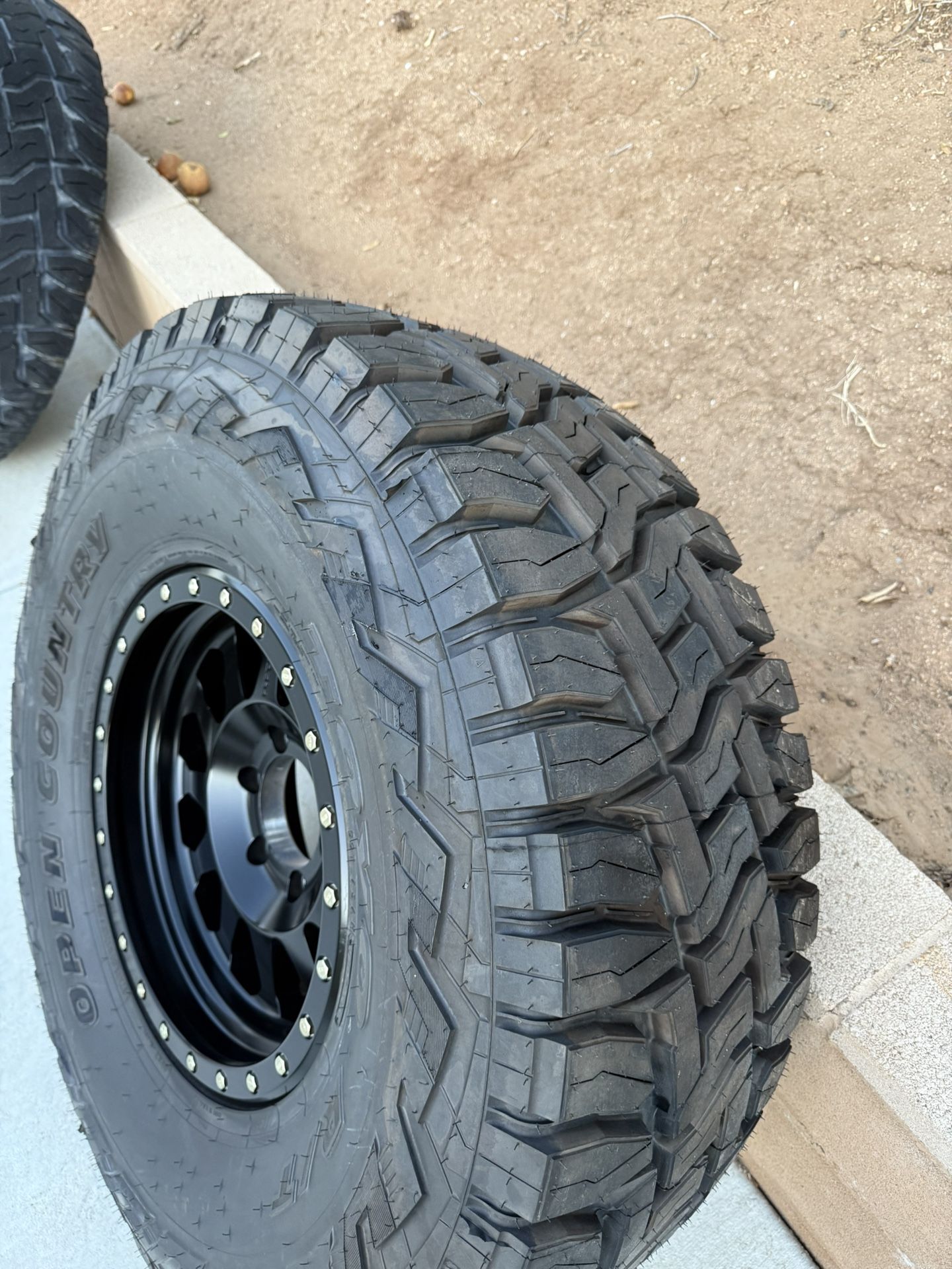 Toyo Rts Toyo R/T 37x12.50r17 for Sale in Norco, CA - OfferUp