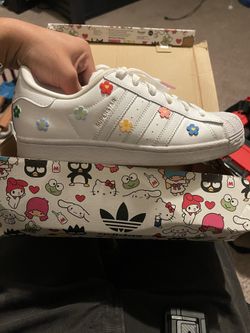 Adidas Superstar Collab With Hello Kitty