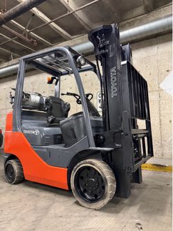 TOYOTA M8, latest model,5500 lb, 3 stage, side shift