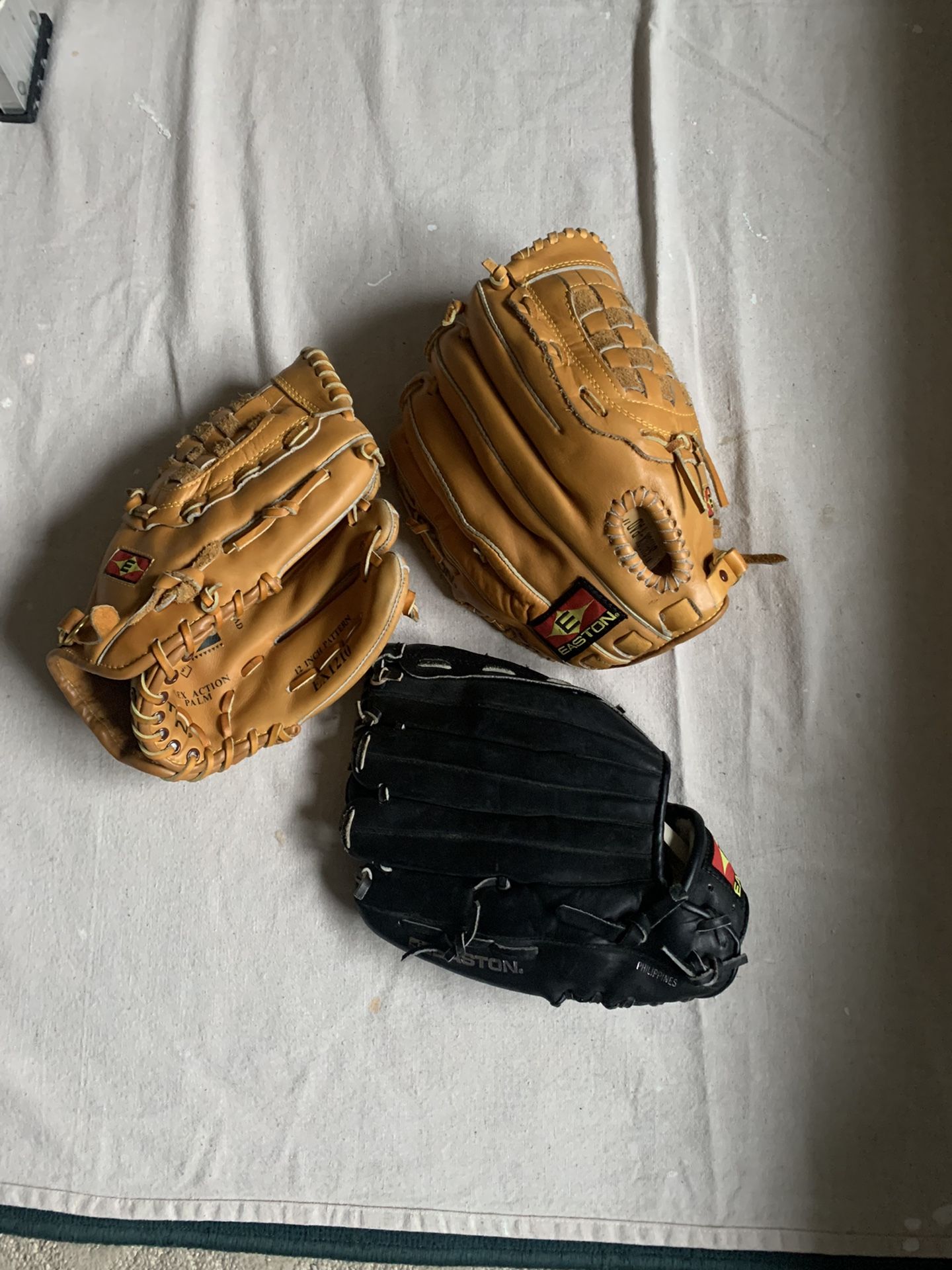 Baseball Gloves 