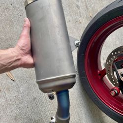 2018 GSXR 750 Stock muffler