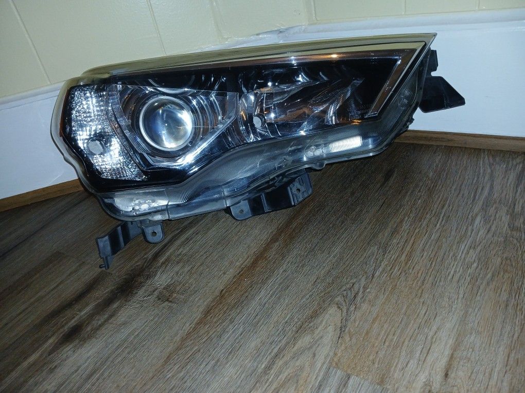Toyota 4Runner Headlight
