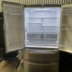 (LG)Refrigerator-New! Great Price!