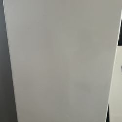 2 Upright Freezers 6.5 cu Ft