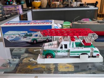 Vintage 1996 Hess Rescue Truck Gasoline Ladder Emergency Toy W Box