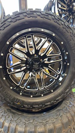 Brand new 20 inch wheels with use tires 6x139.7 33x12.50x20