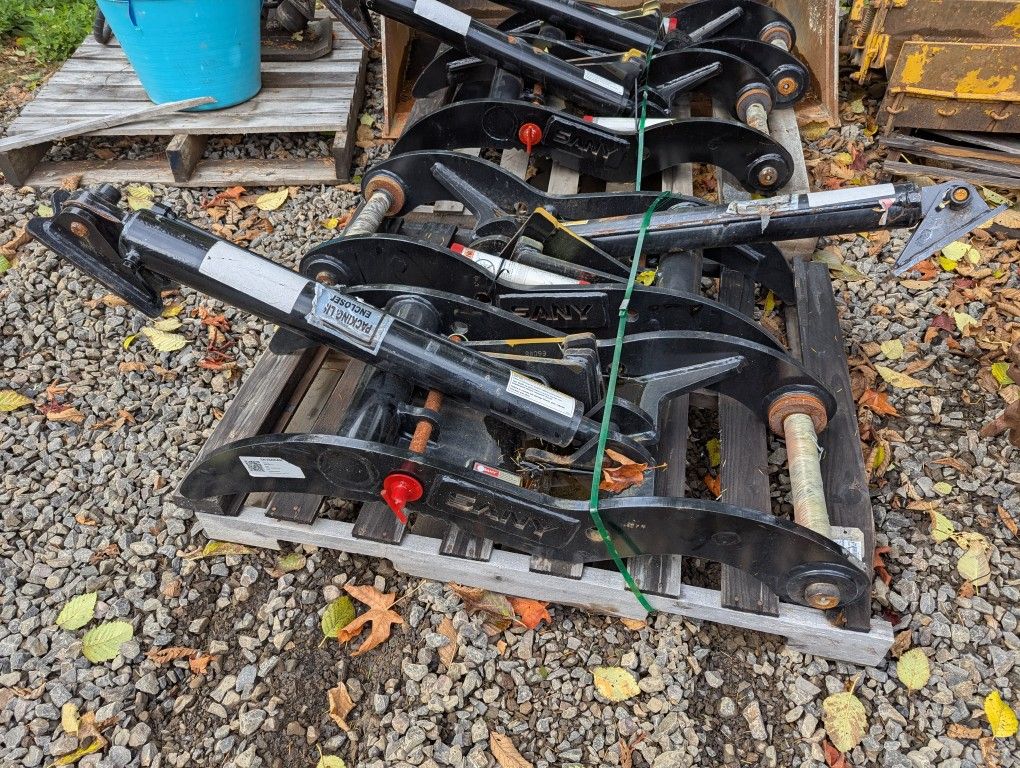 Sany SY75 Excavator Hydraulic Thumb