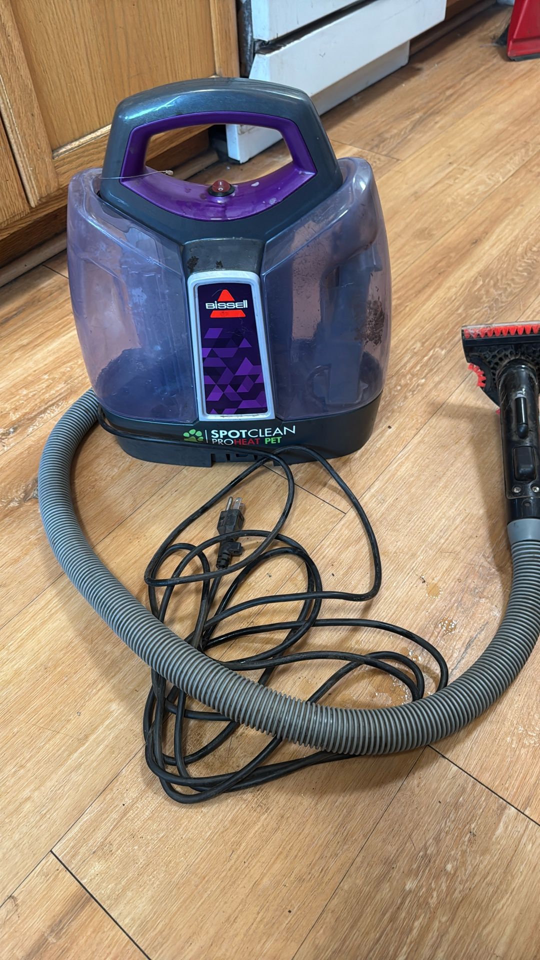 Bissell Spot Clean Pro Heat Pet Carpet Shampooer