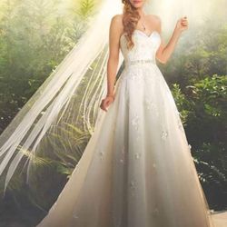 Disney Alfred Angelo Rapunzel Wedding Dress 