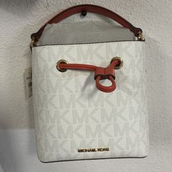 Michael Kors Bucket Bag 