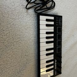 Alesis V Mini Portable 25-Key USB MIDI Controller