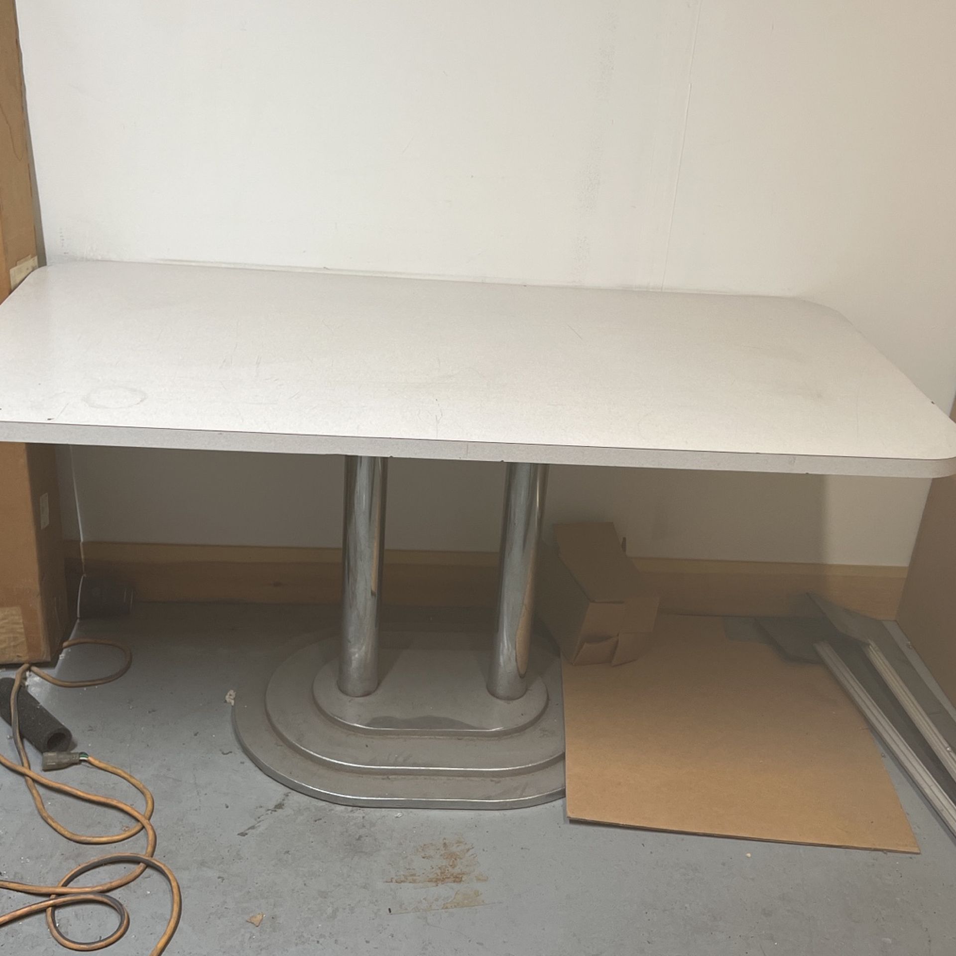 pedestal formica table
