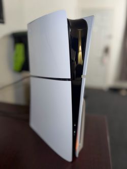 PS5 Slim Disc Version w/ 2 controllers