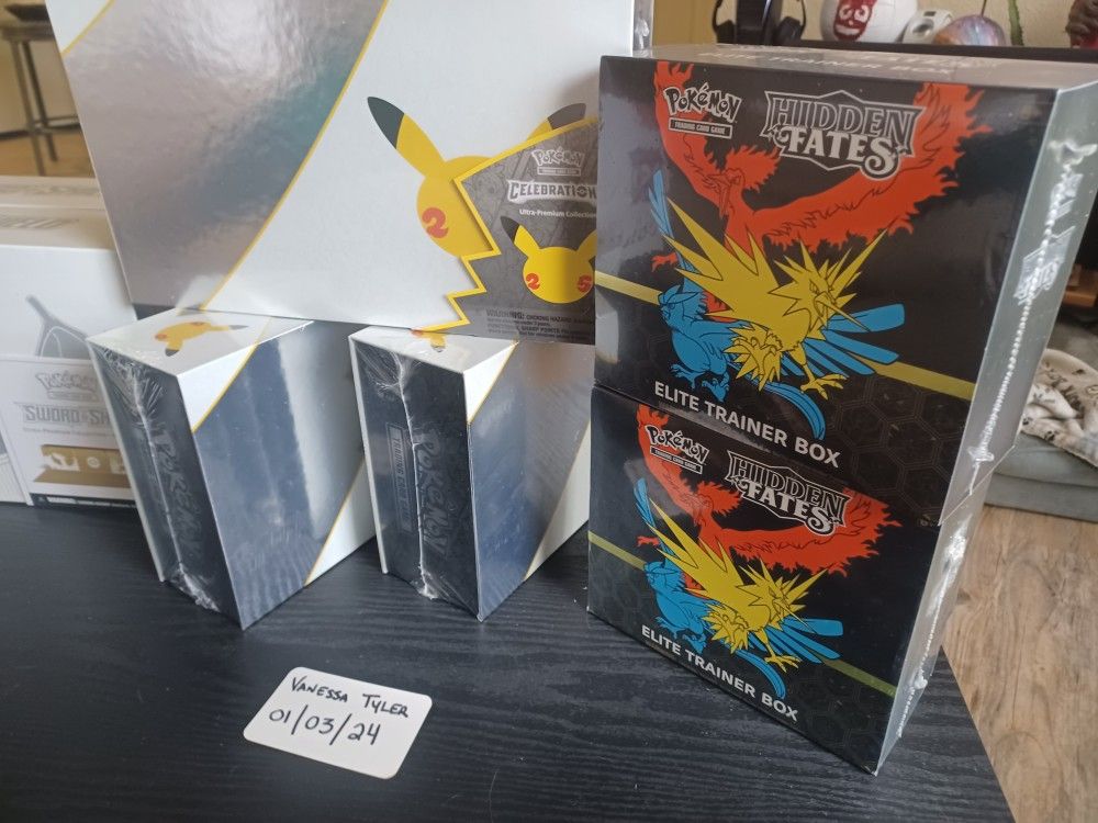 Pokémon Collection Celebrations UPC Hidden Fates Pokémon Center Exclusive