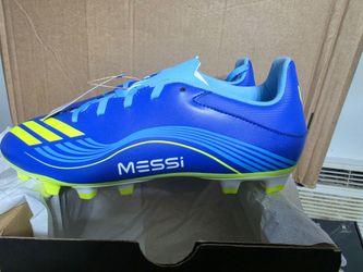 SIZE 9 MEN / 10 WOMEN Adidas Messi Soccer Cleats