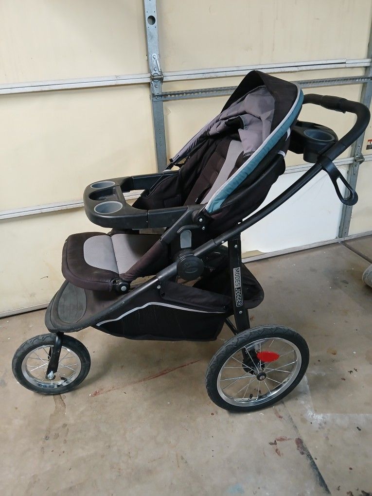 Jogger stroller