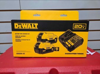 NEW Genuine DeWalt 20V Starter Kit With Two 5AH Batteries