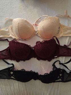 Pink bra's