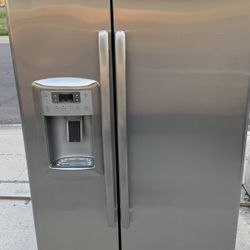 REGRIGERATOR GE COUNTER DEEP 