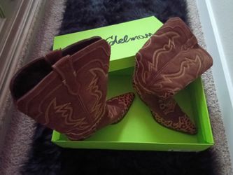 Sam Edelman Ladies Cowboy Boots Medium
Wide
- Chocolate/Tan Leopard Suede