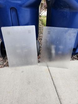 acrylic plates - 6 pcs
translucent
small holes(see the picture)
15x20"
1/8" thickness
all for $10