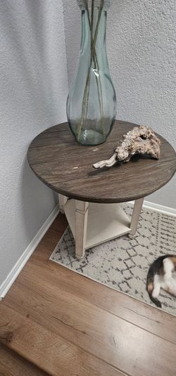 2 Tables