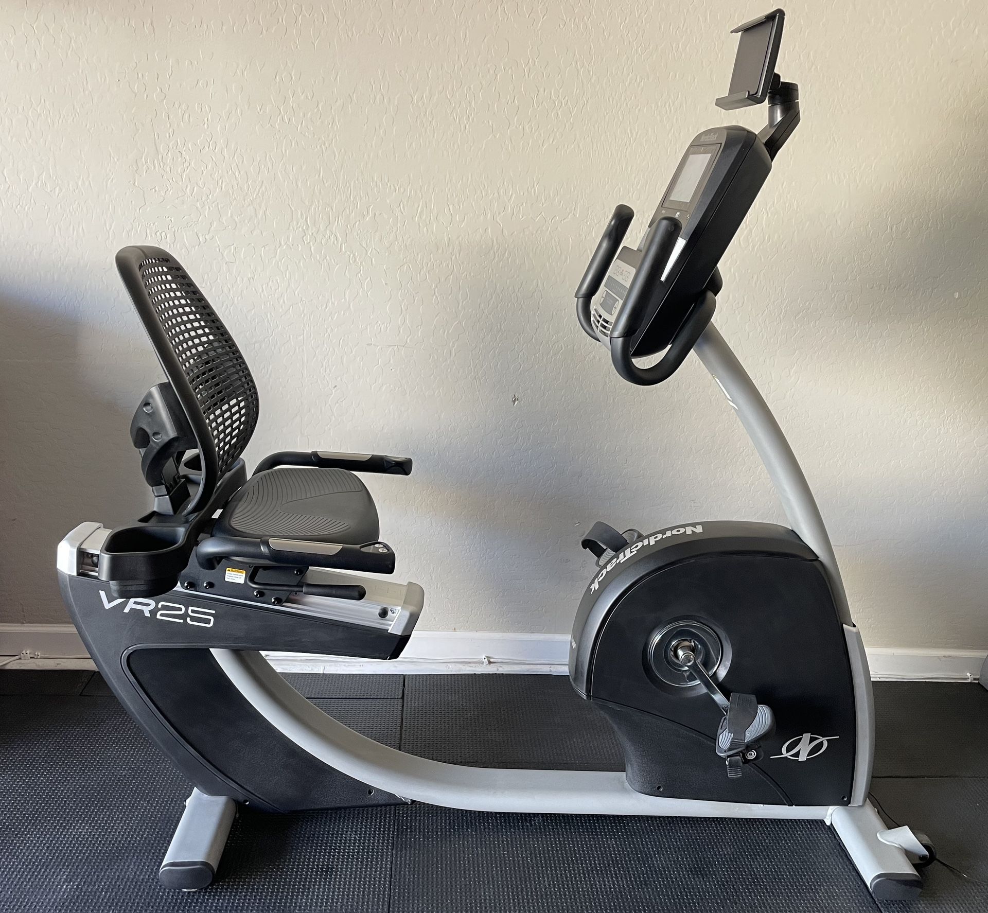 NordicTrack Commercial VR25 Recumbent Bike Sit-Down Exercise Cycling Workout Bicycle Fitness Indoor