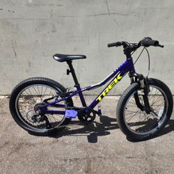 Trek Precliber 20" Kids Mountain Bike 7 Speed Like New 