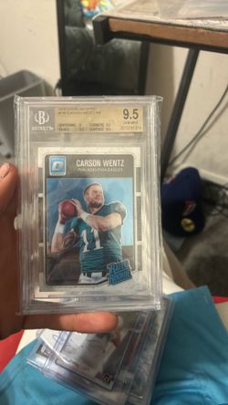Carson Wentz rated rookie Becckett 9.5