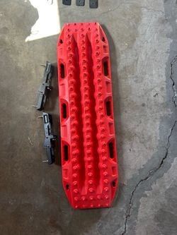Red Max Trax boards-with Front Runner mounts