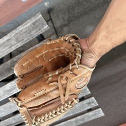 Vintage Spalding Baseball Glove - Adult 