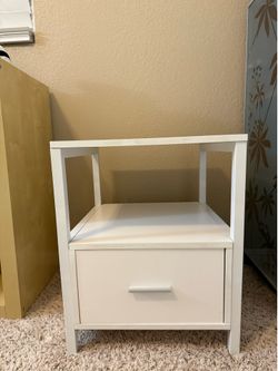 White Modern Nightstand with Drawer:  Great condition