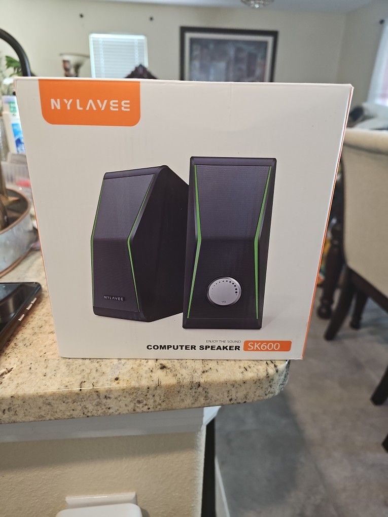 NYLAVEE COMPUTER SPEAKERS