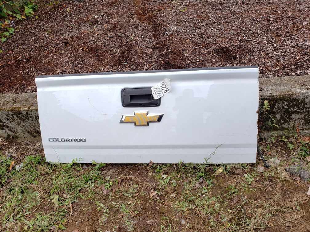 Chevy Colorado Tailgate