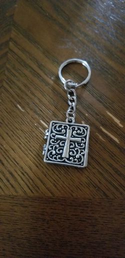 Keychain with cross locket