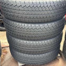 255 70 18 Bridgestone Dueler Set of 4 Used Very Clean Condition