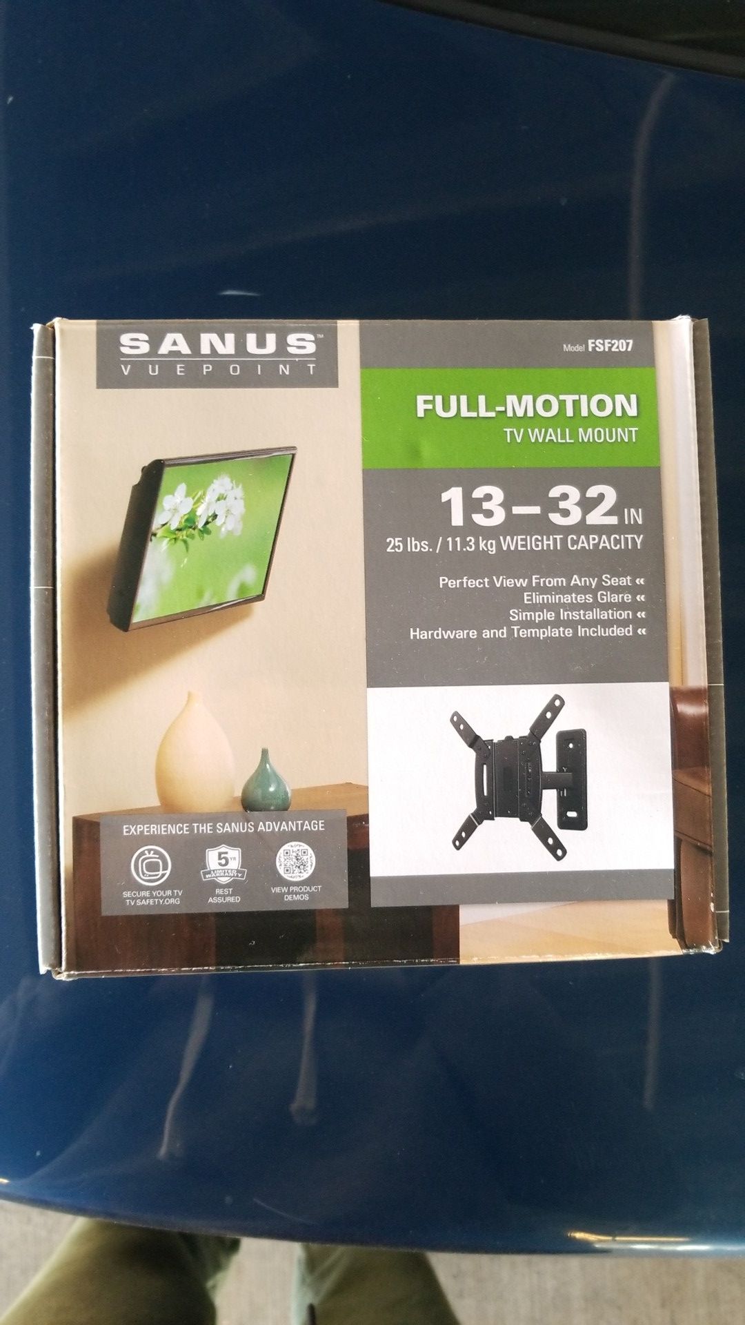 Sanus Vuepoint full motion TV wall mount 13-32 inches