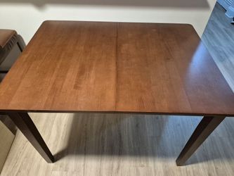 Dining/kitchen table