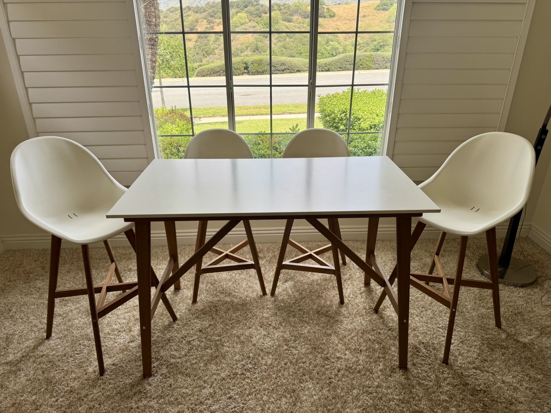 Ikea table with 4x stools - Ideal for family with 2x small children.