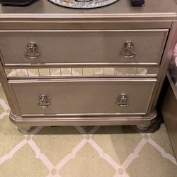 Bedroom set and vanity