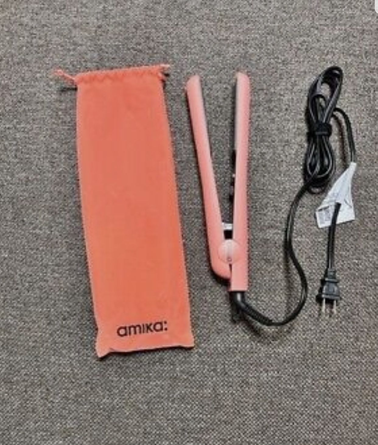 NEW IN BOX - AMIKA  limited edition Hair straightener with travel bag