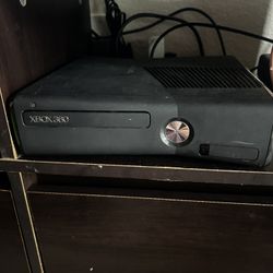 Everything Working Xbox 360 with physical games plus storage and working controller 