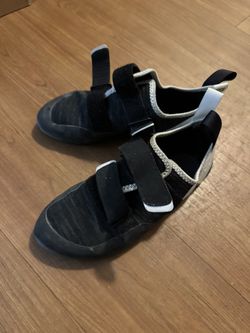 Climbing Shoes Size 10
