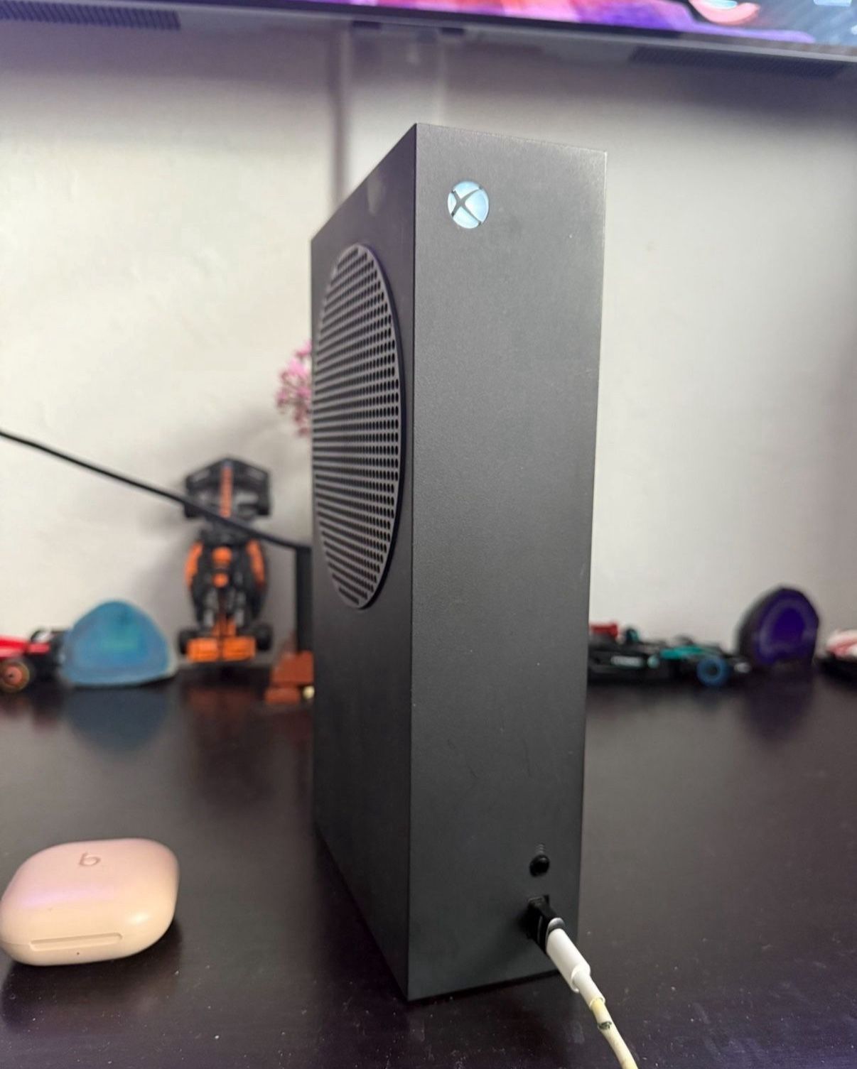 Xbox Series S 1 TB | barely used/need gone