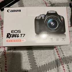 Canon EOS REBEL T7