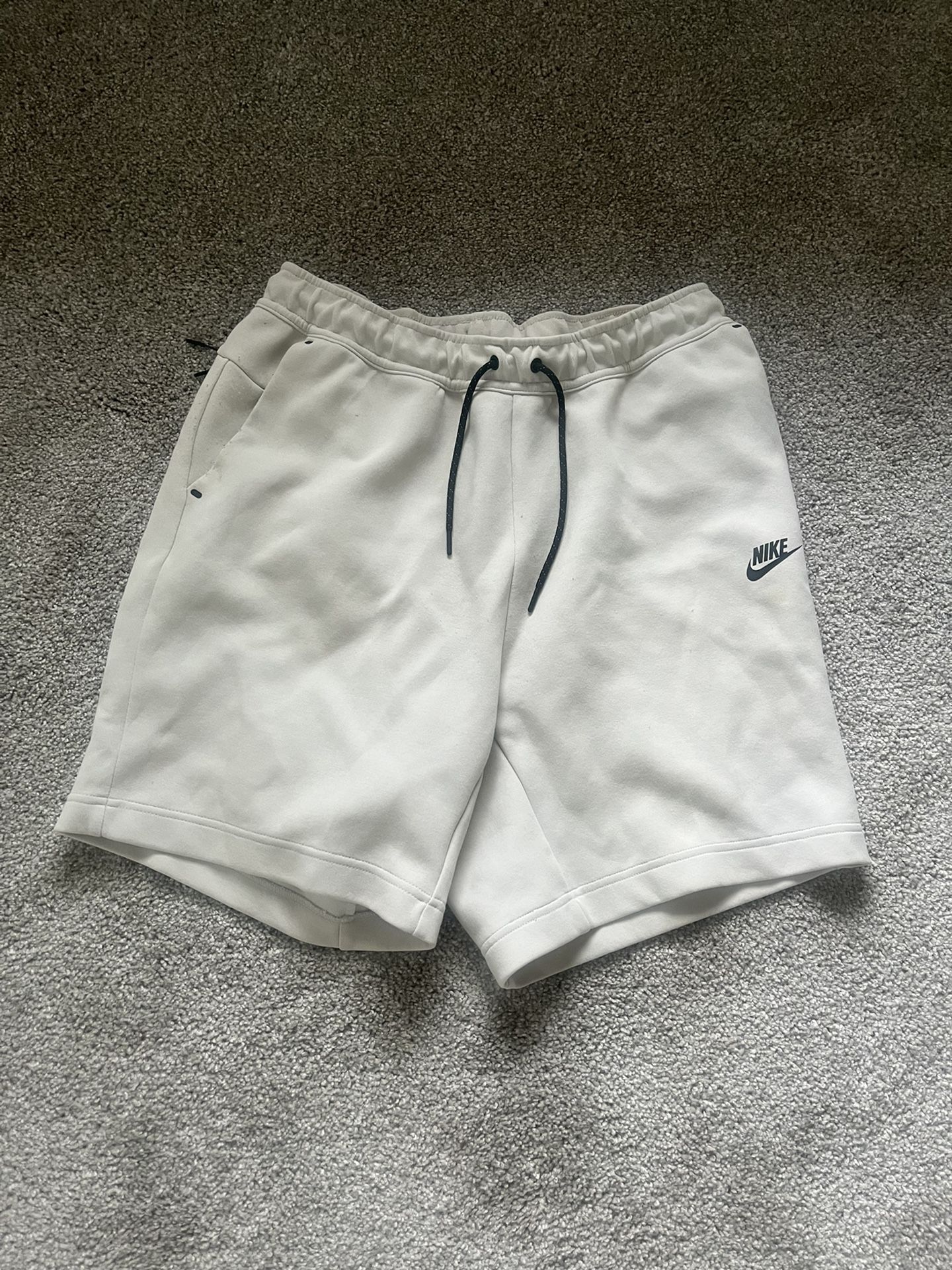 Nike Tech Fleece Shorts Size Large Tan
