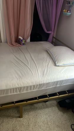 FREE QUEEN CLOUD MATTRESS IN COVER